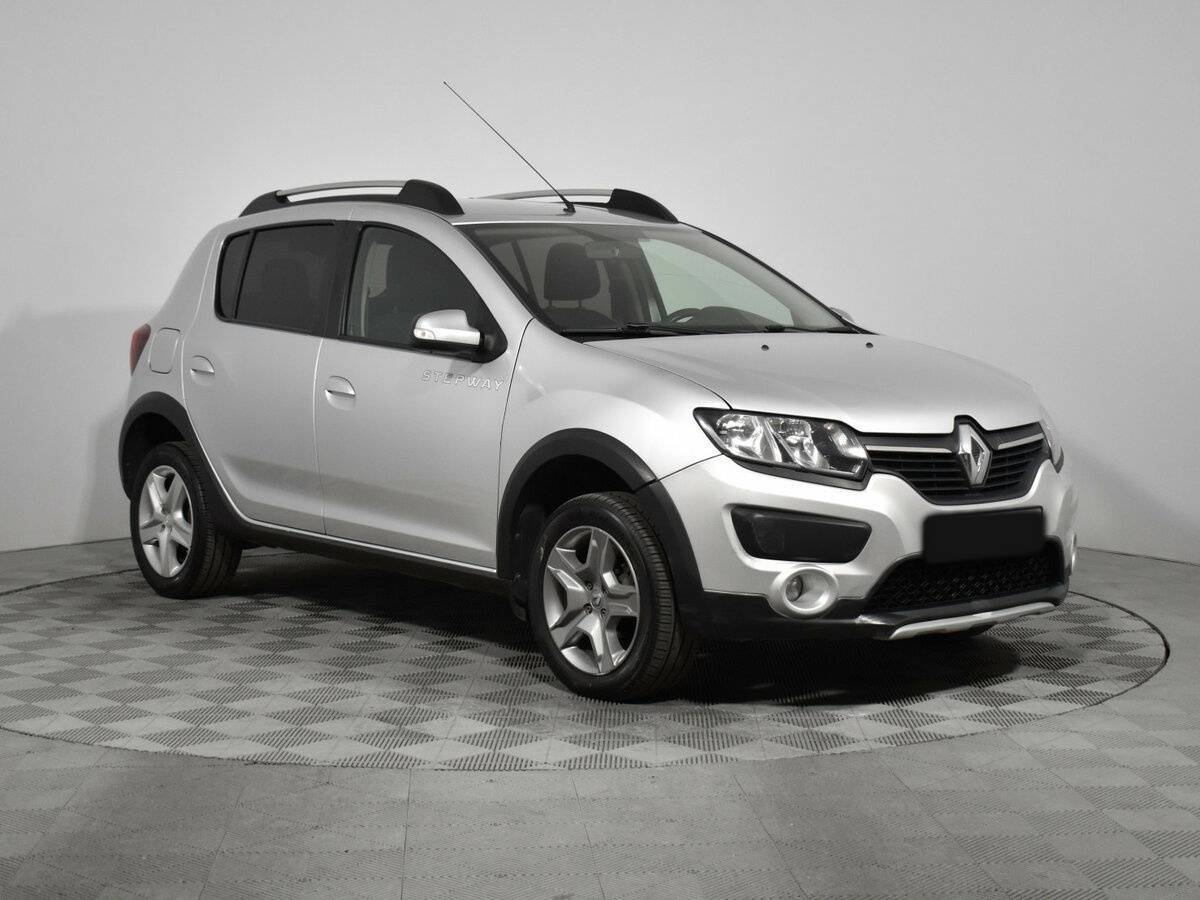 Renault Sandero 2017 года с пробегом. Посмотреть фото
