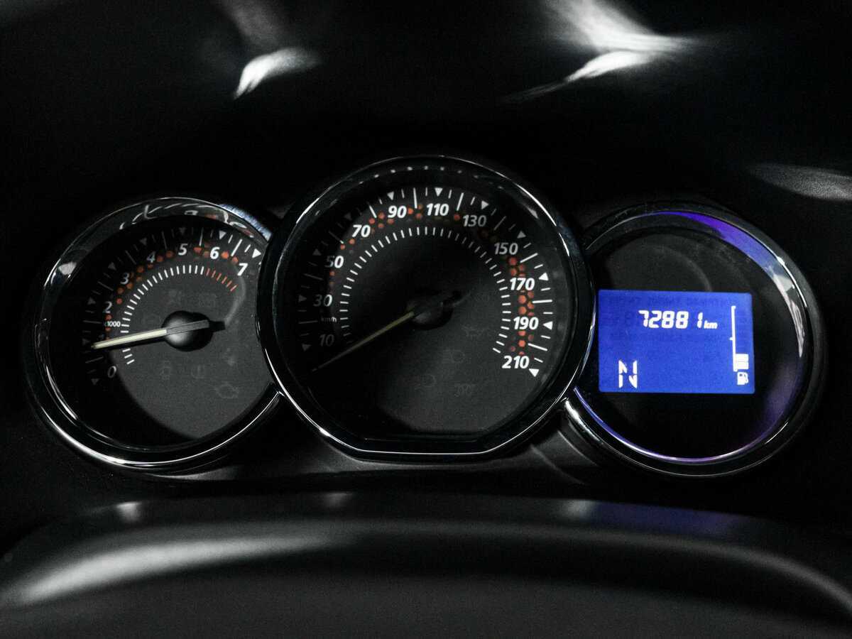 Renault Sandero 2015 года с пробегом. Фото: #15