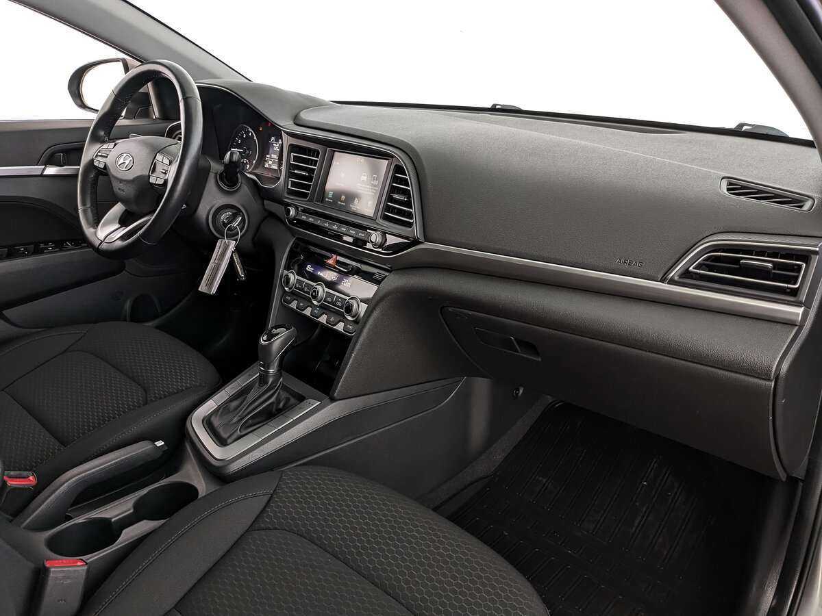 Hyundai Elantra 2019 года с пробегом. Фото: #8