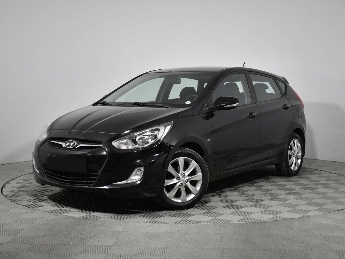 Hyundai Solaris 2012 года с пробегом. Посмотреть фото