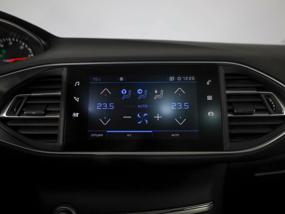 Peugeot 308 2019 года с пробегом. Фото: #9