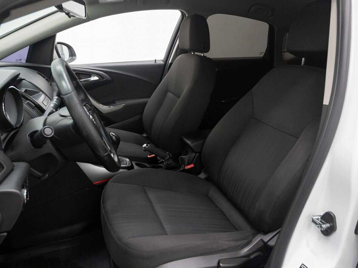 Opel Astra 2013 года с пробегом. Фото: #7