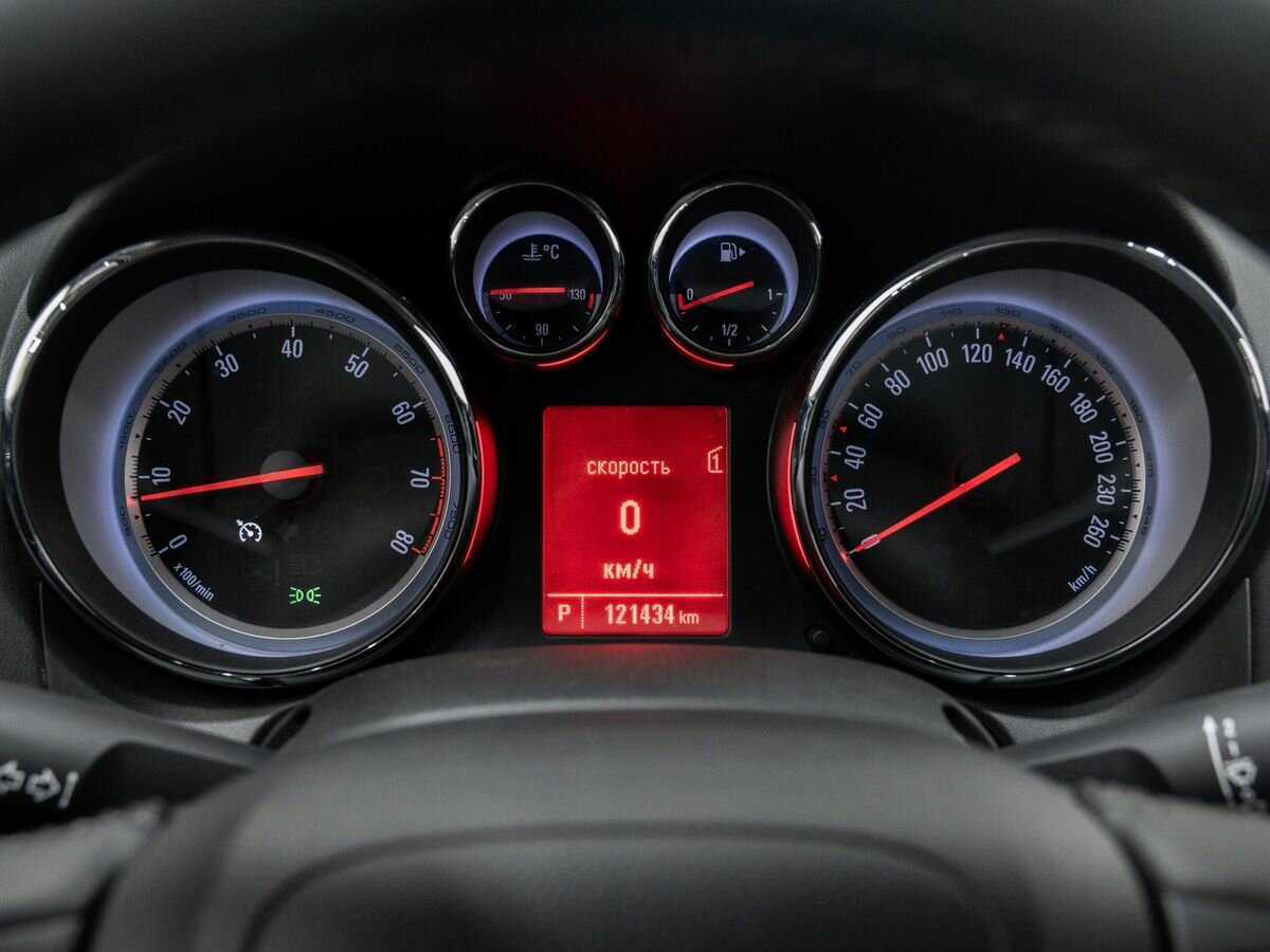 Opel Astra 2013 года с пробегом. Фото: #18