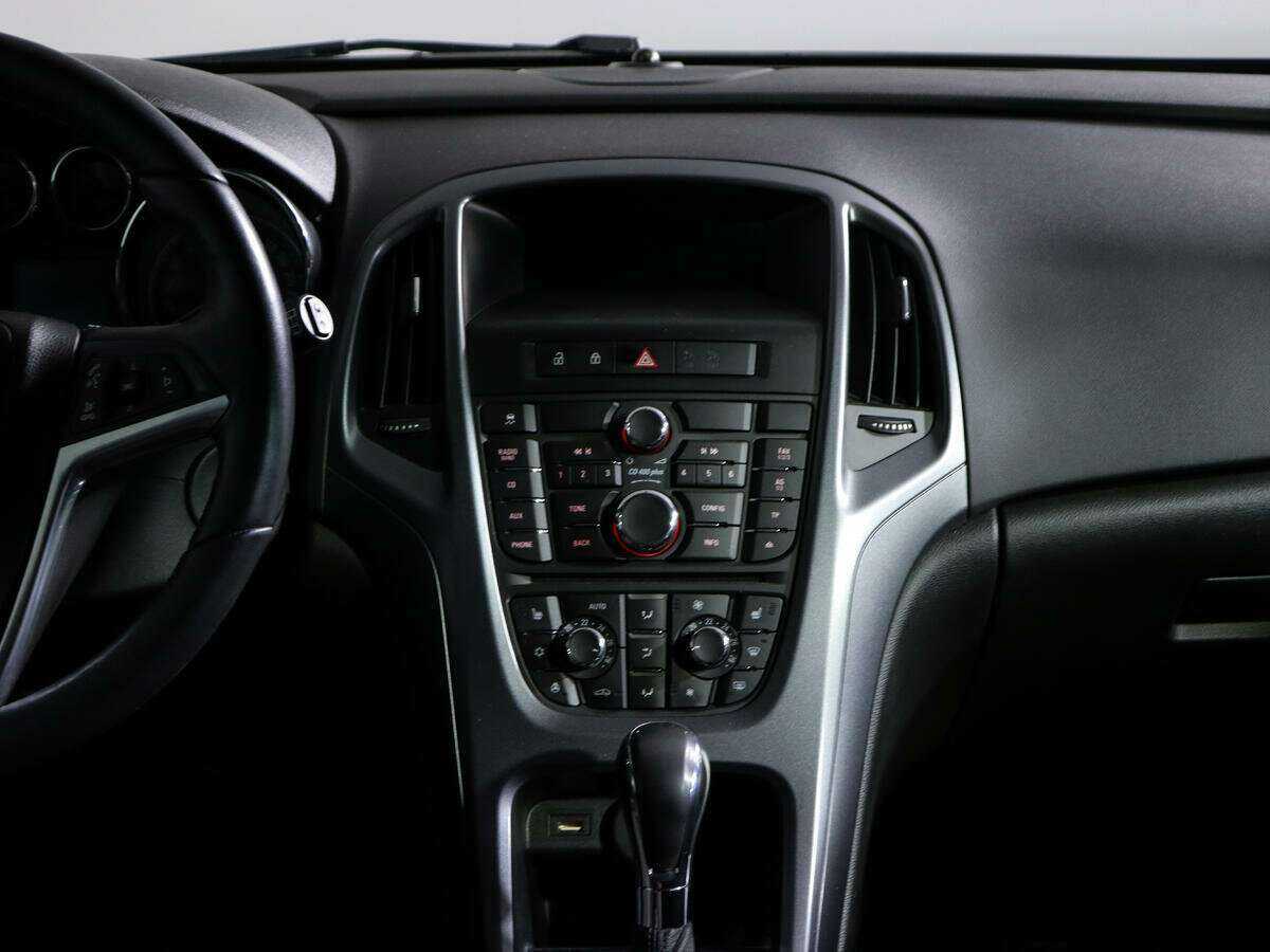 Opel Astra 2014 года с пробегом. Фото: #12