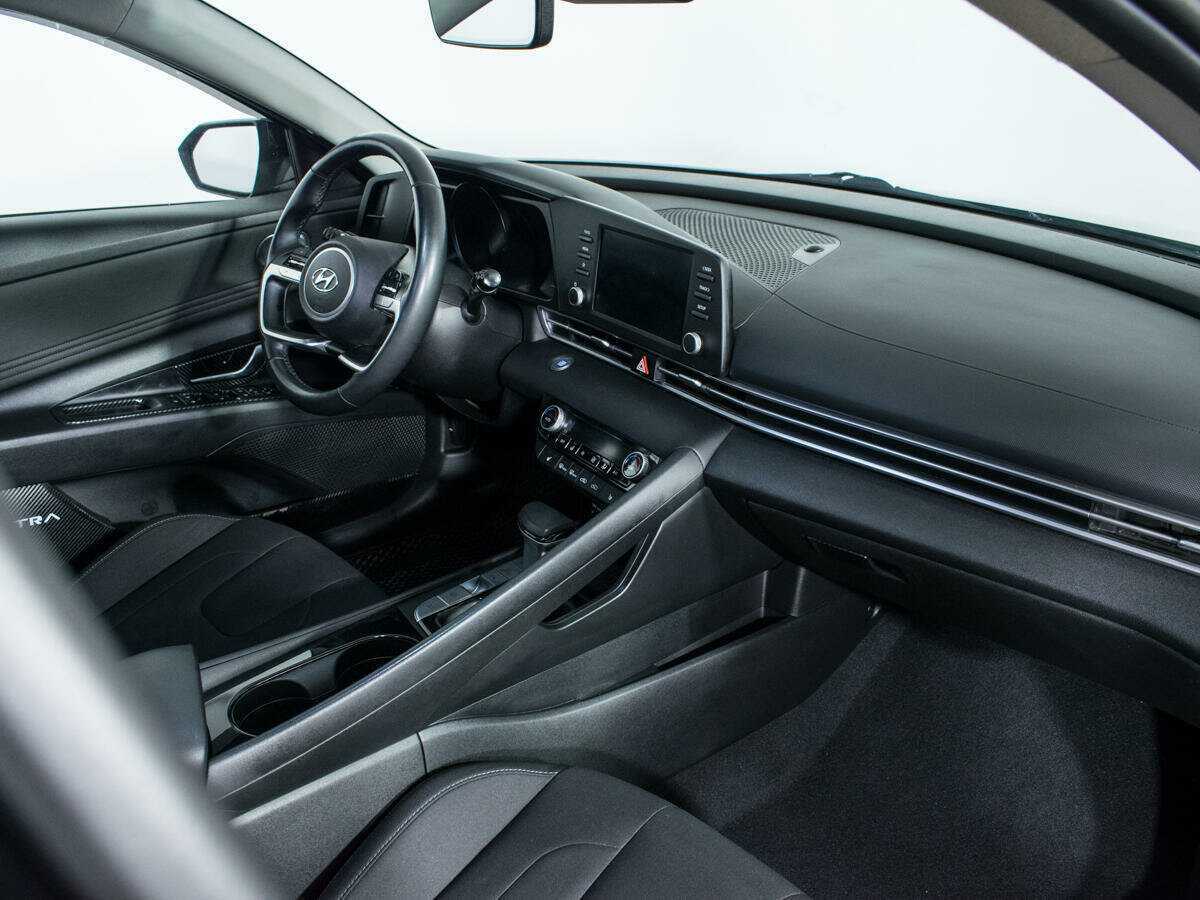 Hyundai Elantra 2020 года с пробегом. Фото: #8