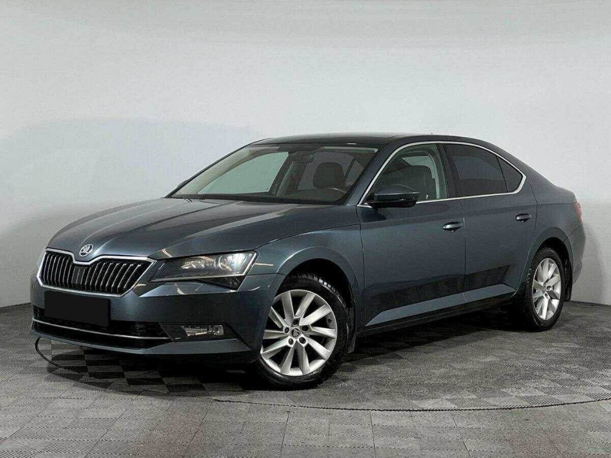 Skoda Superb 2017 года с пробегом. Посмотреть фото