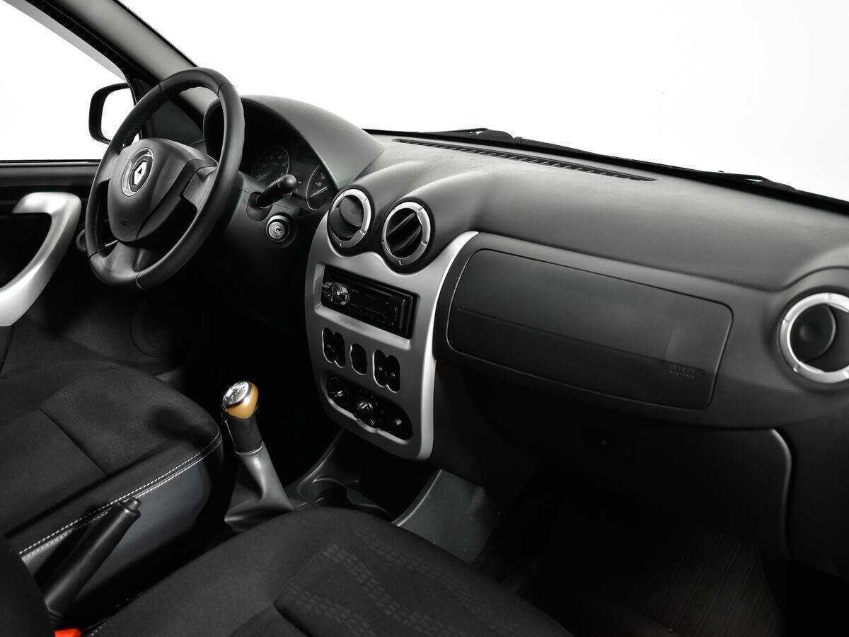 Renault Sandero 2012 года с пробегом. Фото: #8