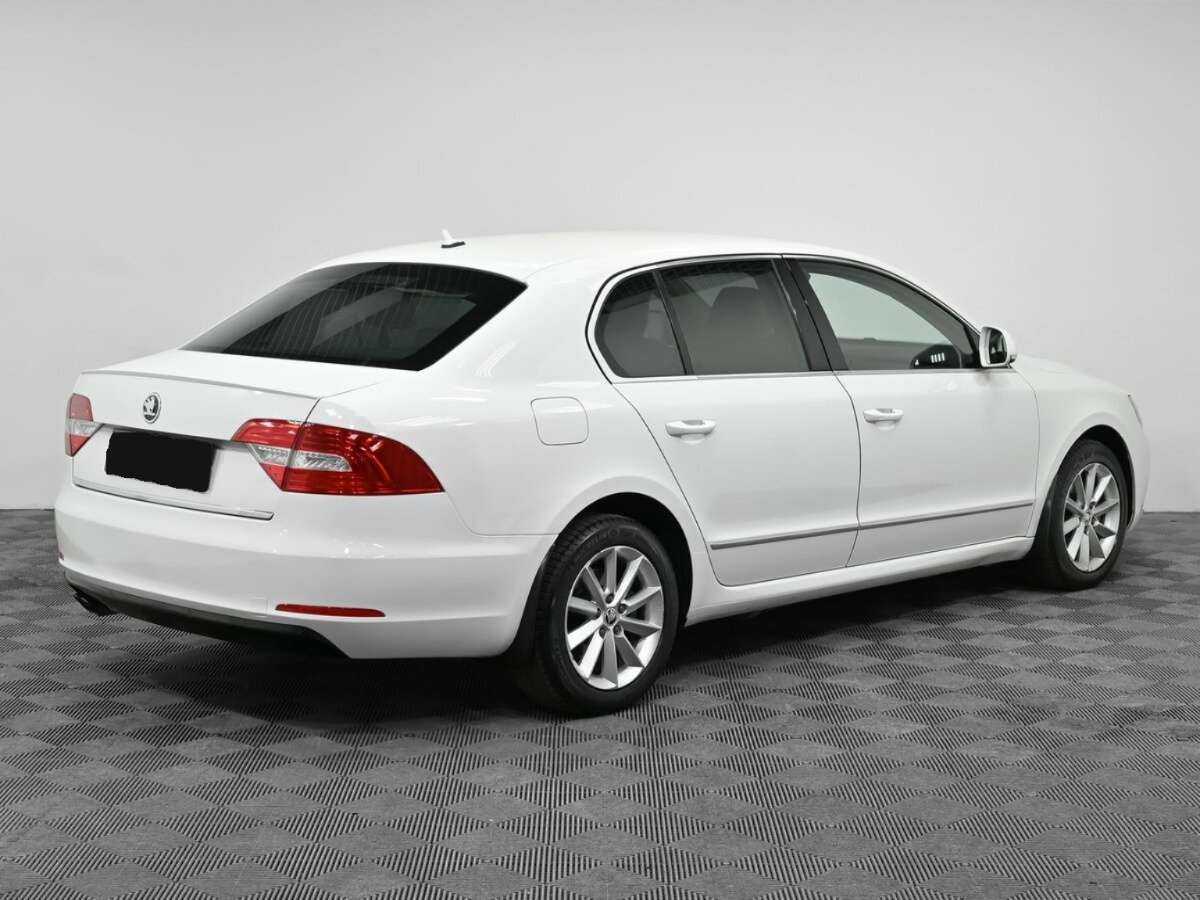 Skoda Superb 2013 года с пробегом. Фото: #1