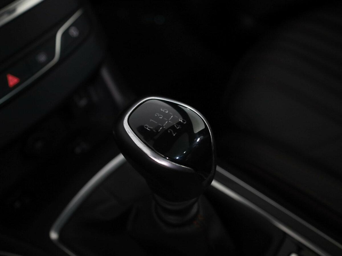 Peugeot 308 2019 года с пробегом. Фото: #10