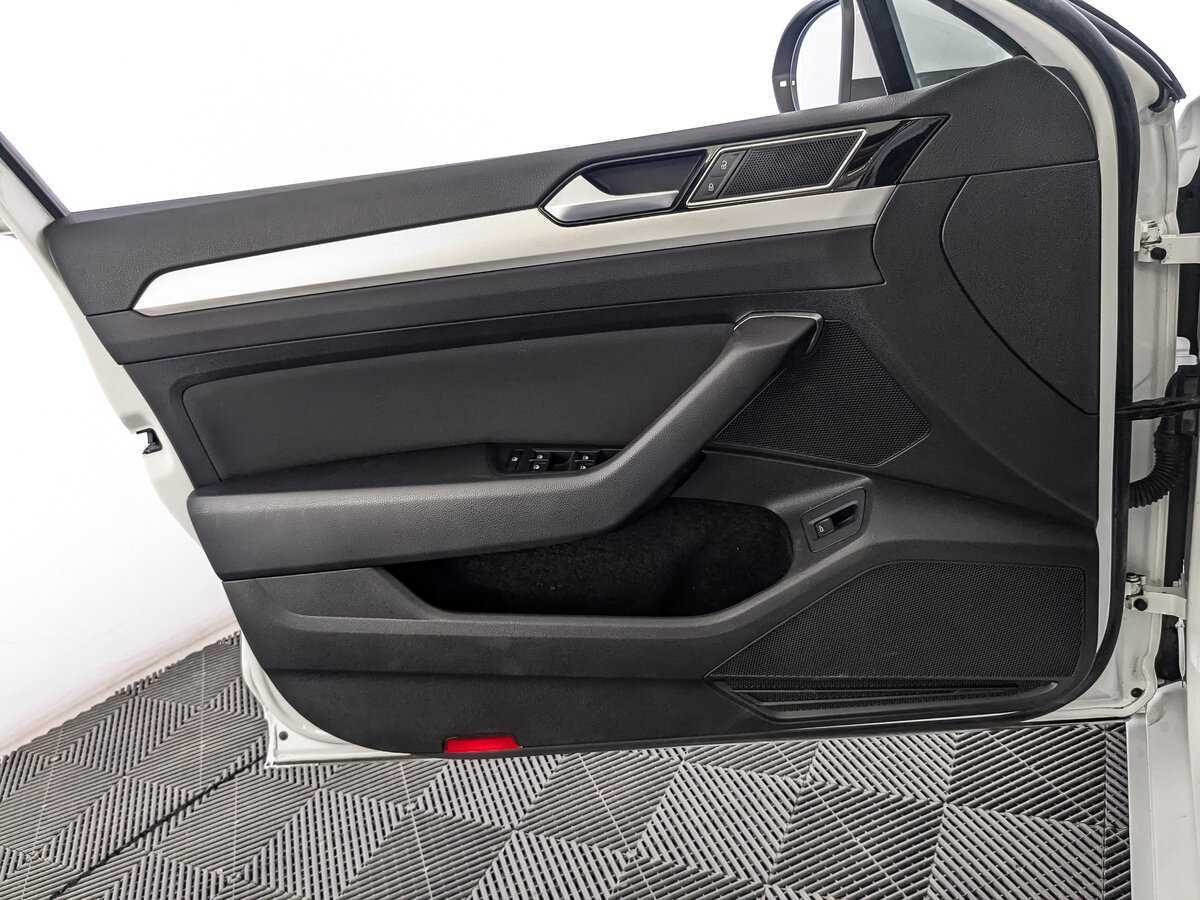 Volkswagen Passat 2019 года с пробегом. Фото: #15