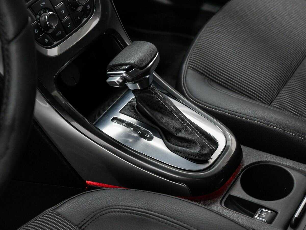 Opel Astra 2013 года с пробегом. Фото: #15