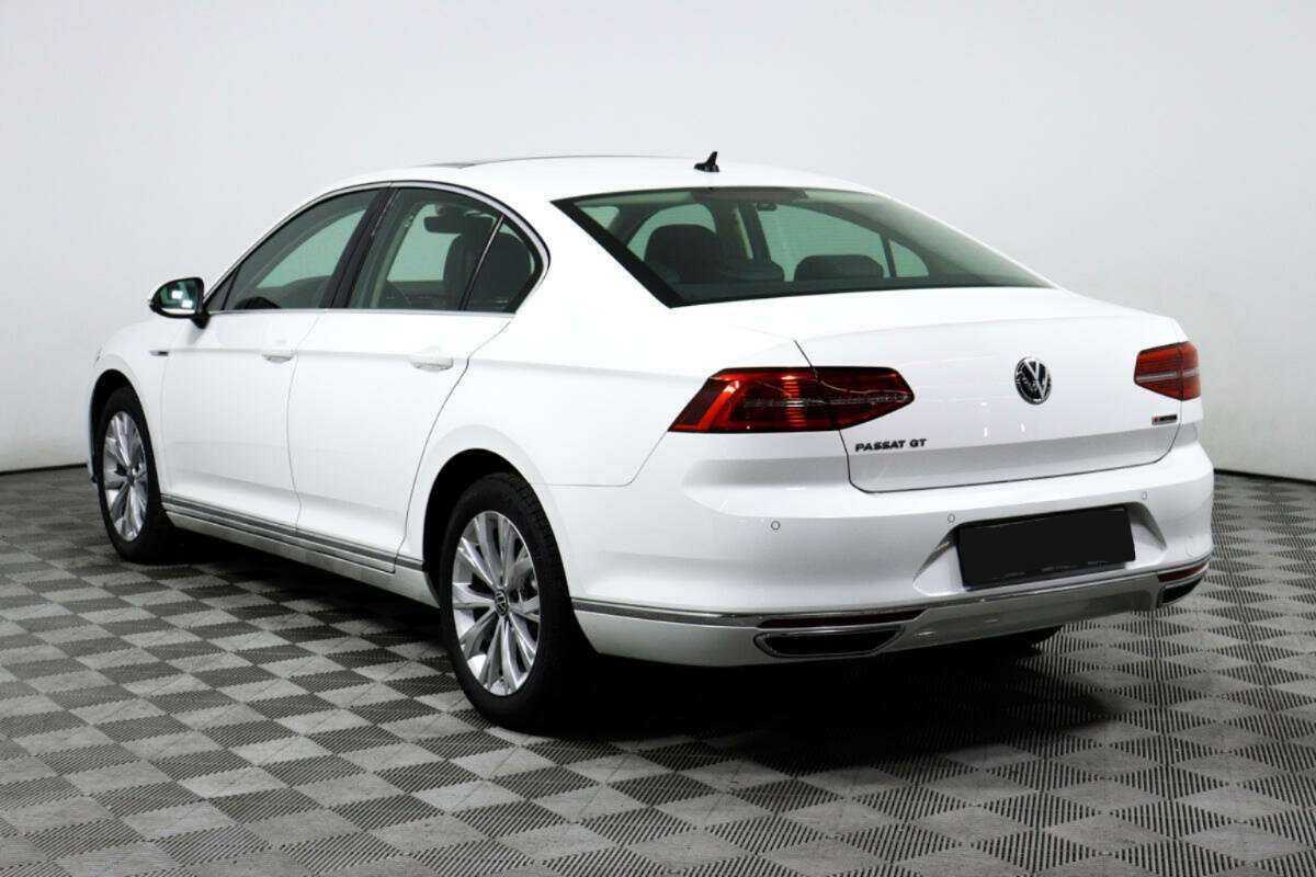 Volkswagen Passat 2018 года с пробегом. Фото: #5