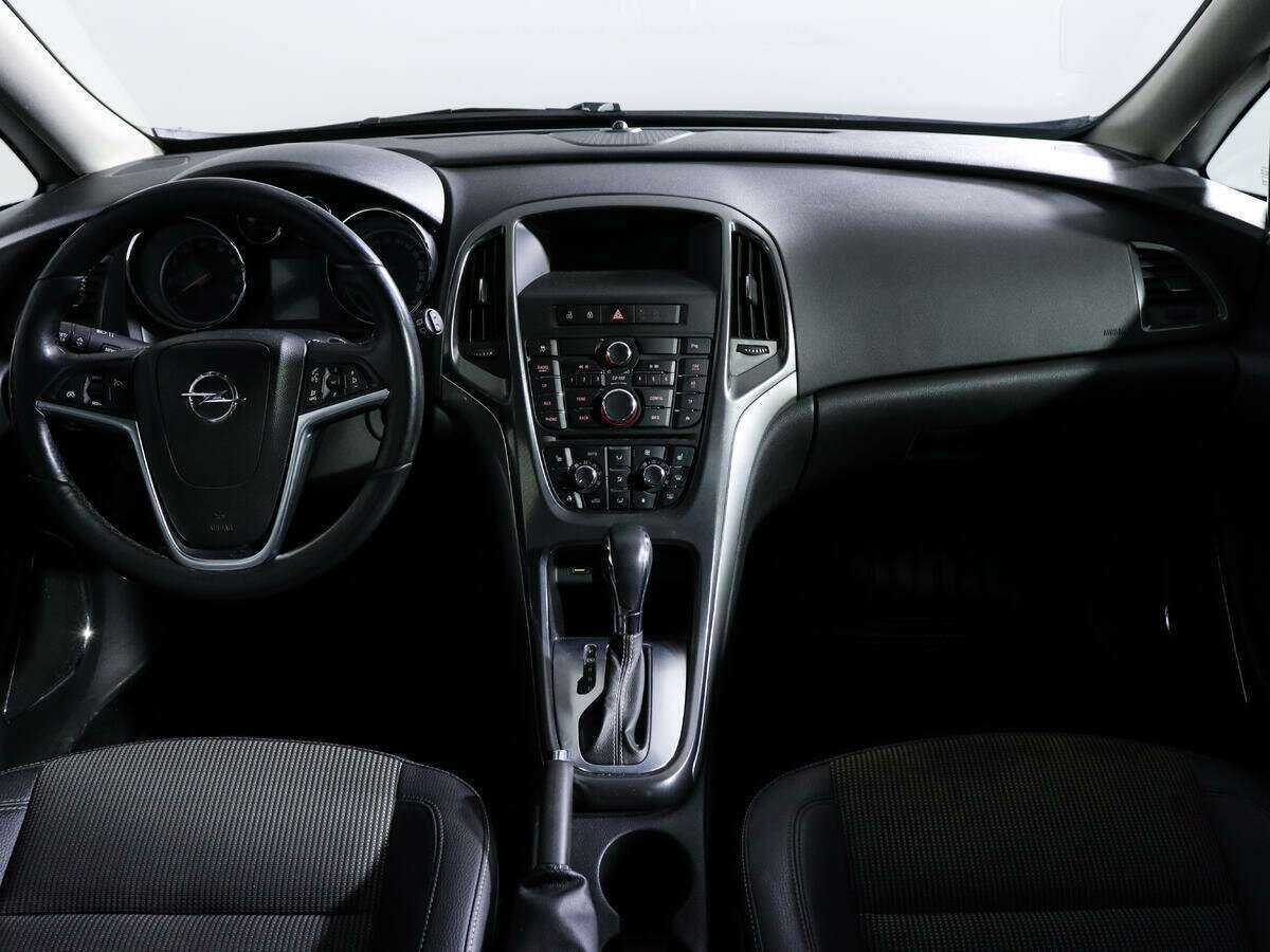 Opel Astra 2012 года с пробегом. Фото: #11
