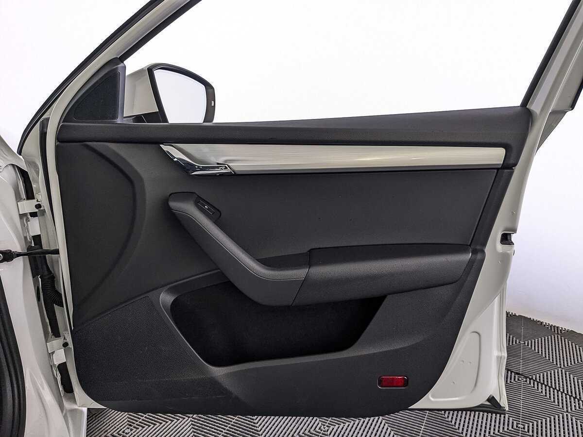 Skoda Octavia 2019 года с пробегом. Фото: #23