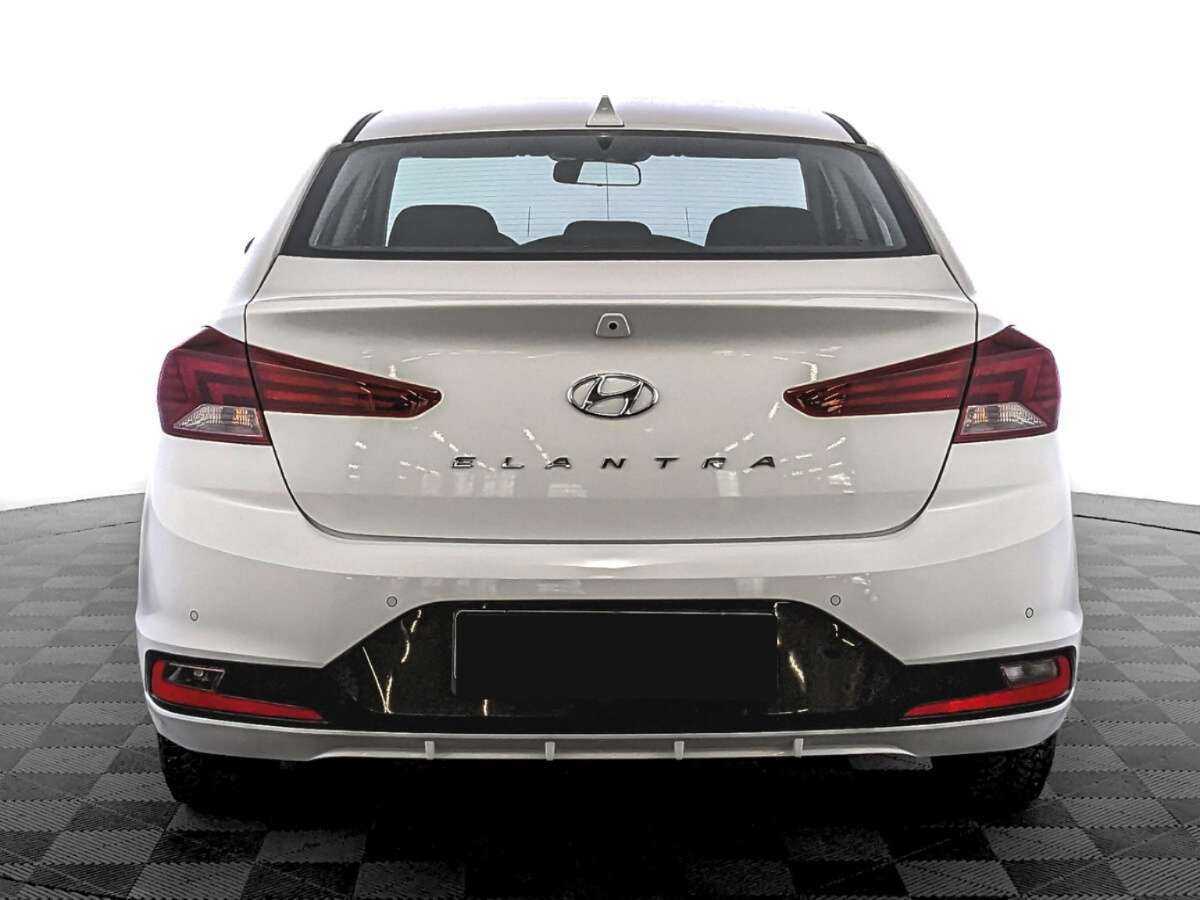 Hyundai Elantra 2020 года с пробегом. Фото: #5