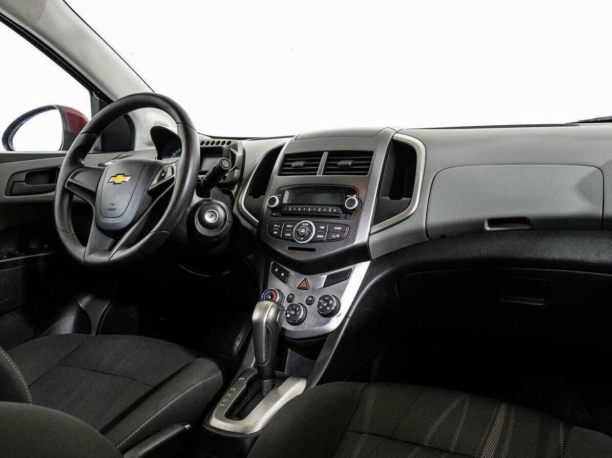 Chevrolet Aveo 2015 года с пробегом. Фото: #8