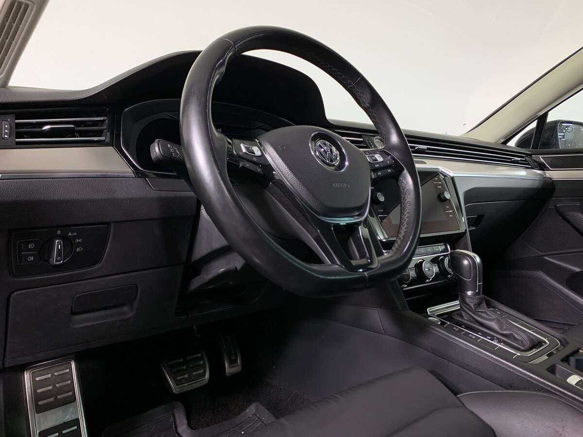 Volkswagen Passat 2019 года с пробегом. Фото: #8