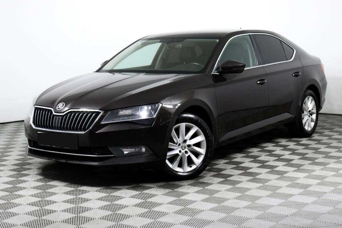 Skoda Superb 2015 года с пробегом. Посмотреть фото