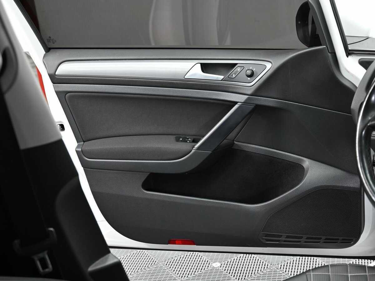 Volkswagen Golf 2013 года с пробегом. Фото: #5