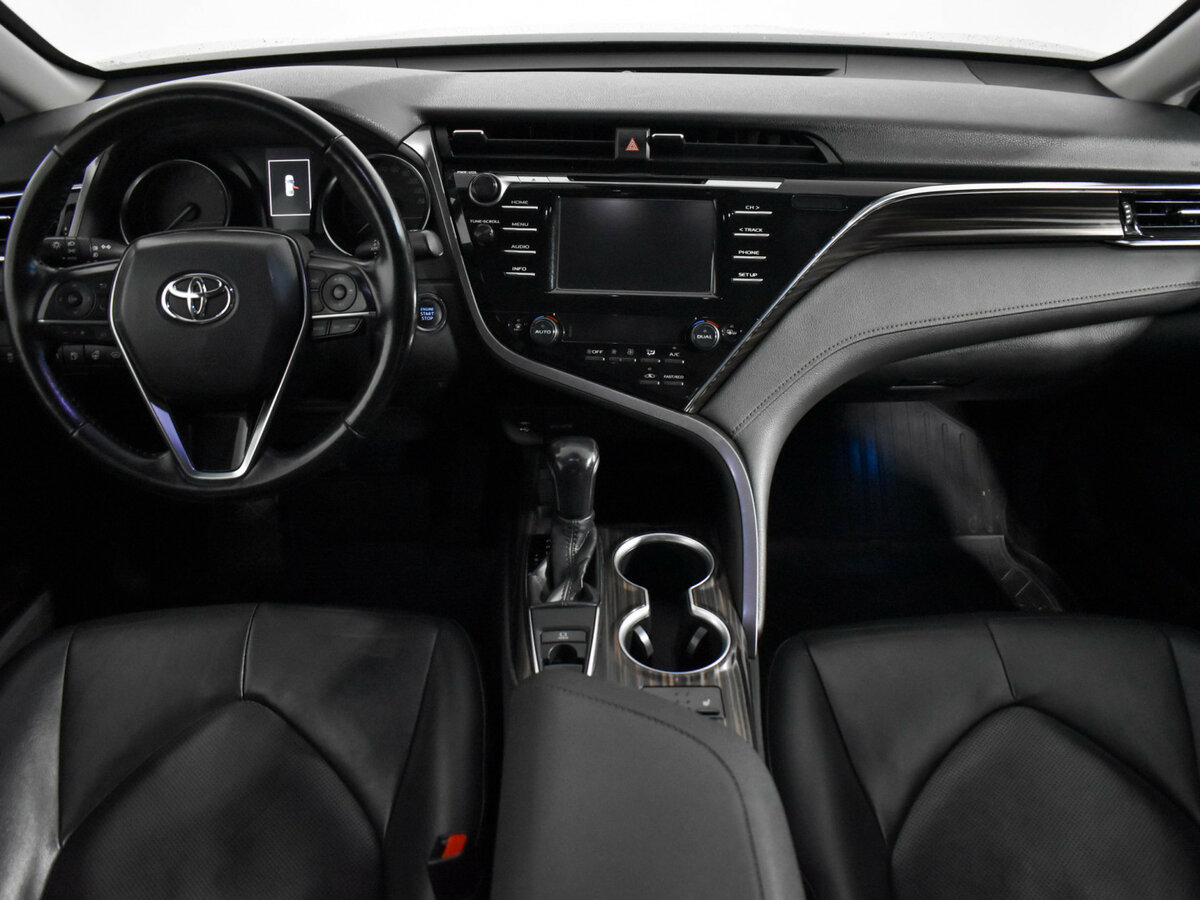 Toyota Camry 2018 года с пробегом. Фото: #13