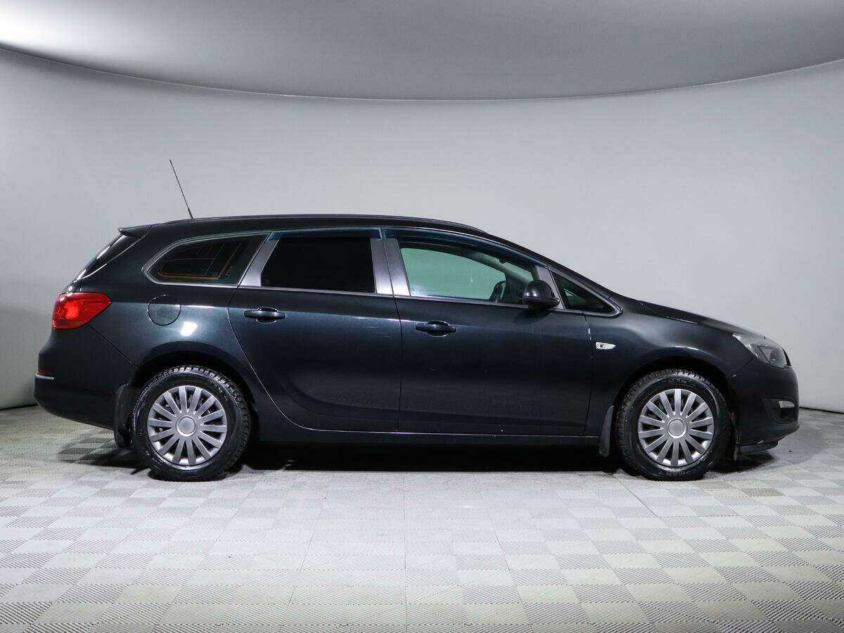 Opel Astra 2014 года с пробегом. Фото: #3