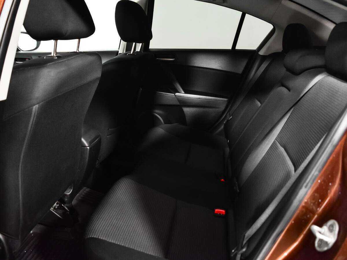 Mazda 3 2012 года с пробегом. Фото: #9