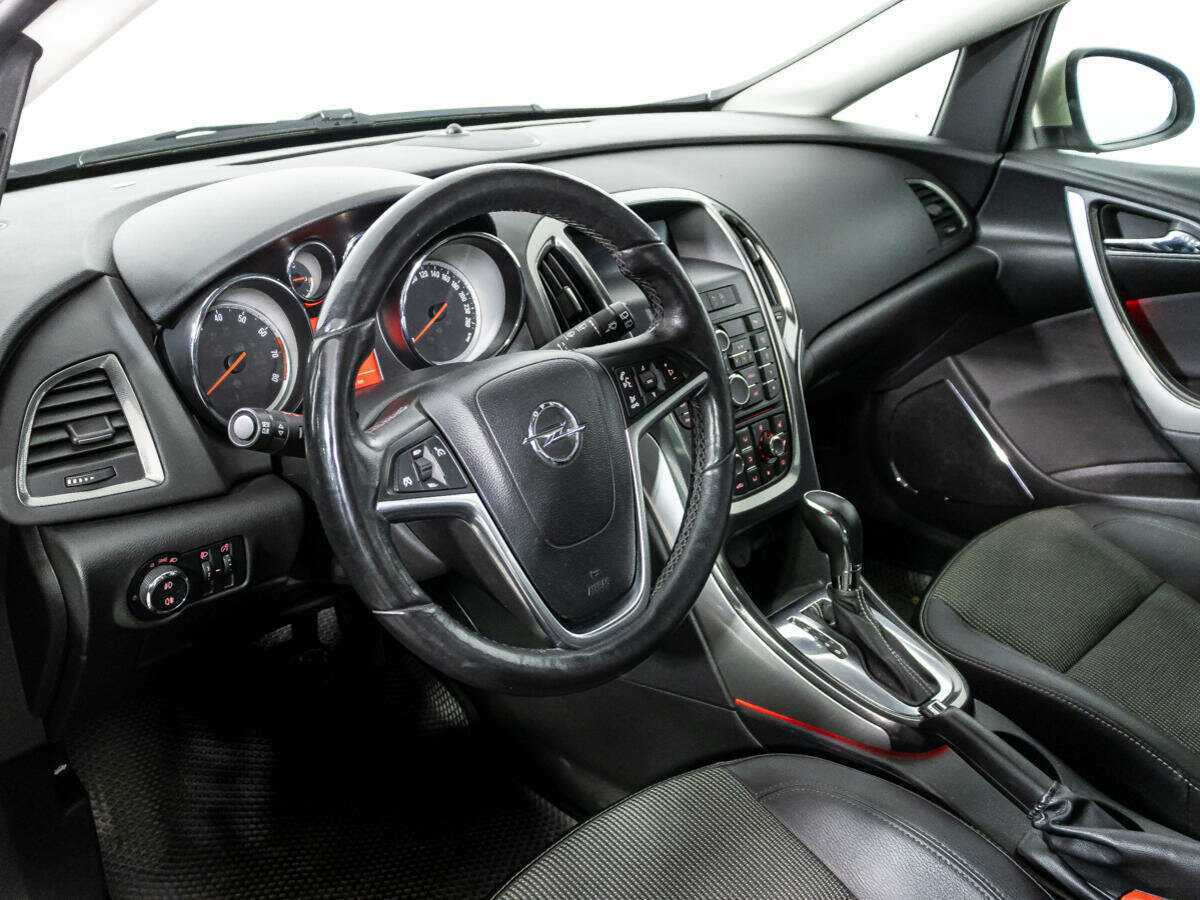 Opel Astra 2012 года с пробегом. Фото: #10