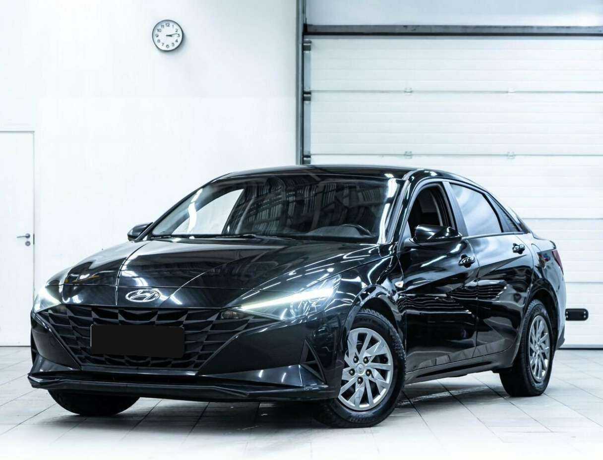 Hyundai Elantra 2021 года с пробегом. Посмотреть фото