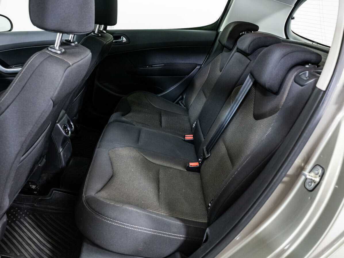 Peugeot 308 2013 года с пробегом. Фото: #9