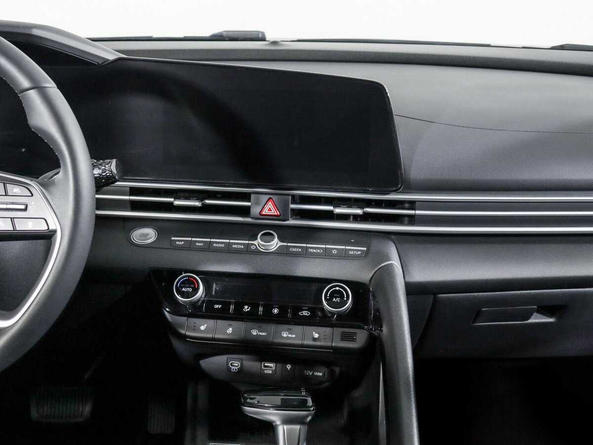 Hyundai Elantra 2023 года с пробегом. Фото: #9