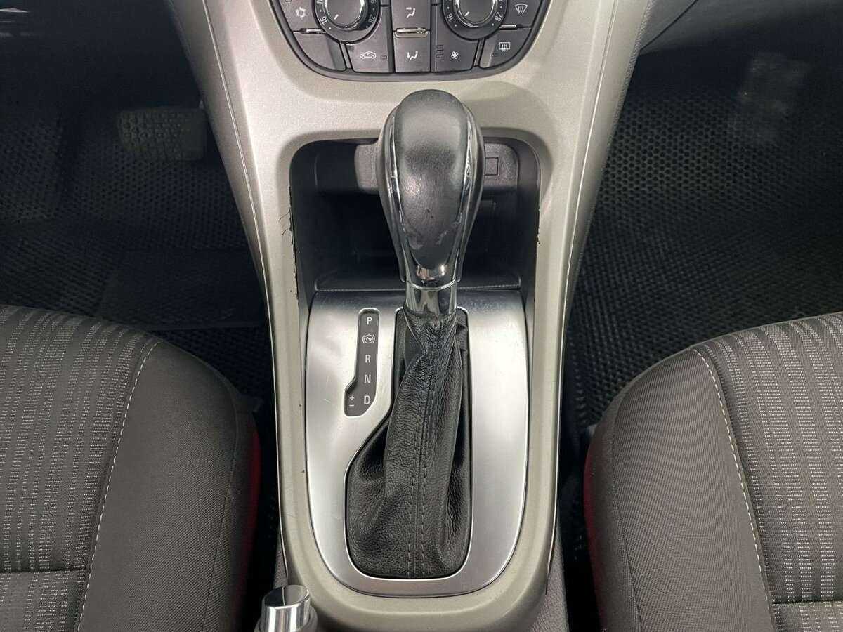 Opel Astra 2012 года с пробегом. Фото: #12