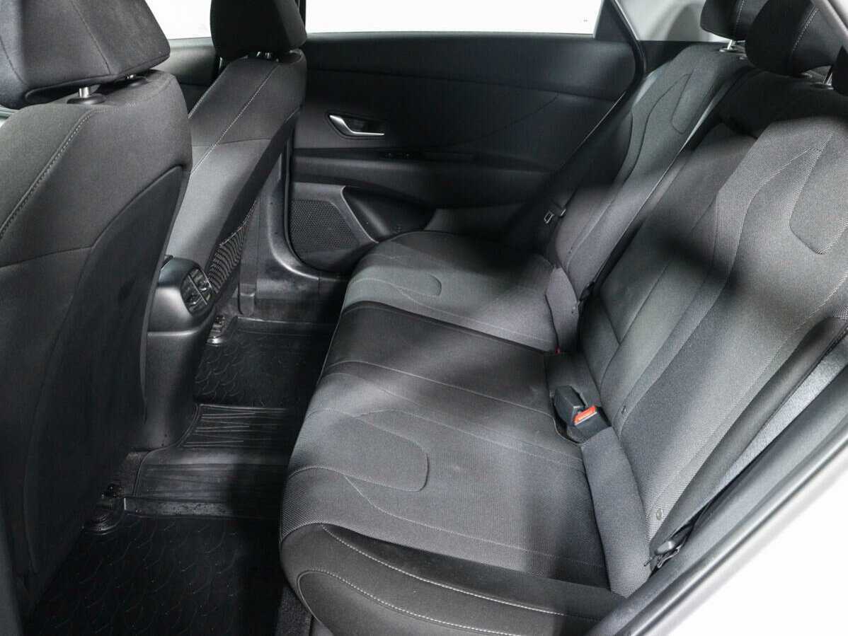 Hyundai Elantra 2021 года с пробегом. Фото: #9