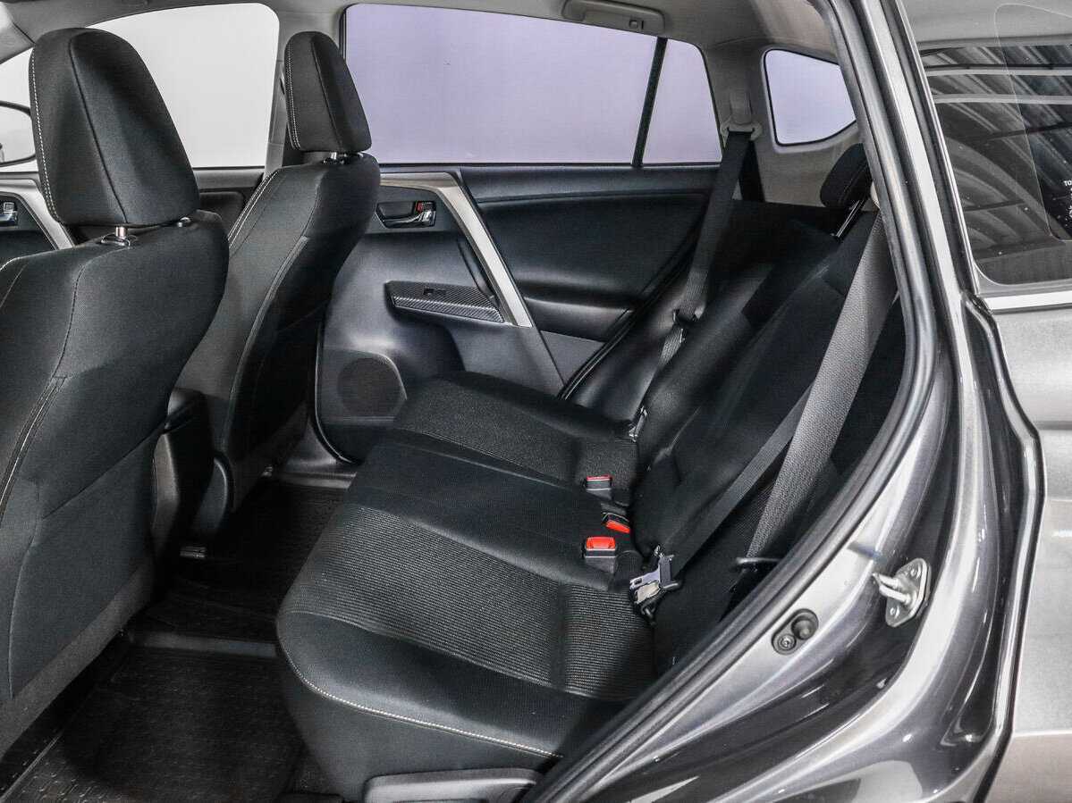 Toyota RAV4 2013 года с пробегом. Фото: #9