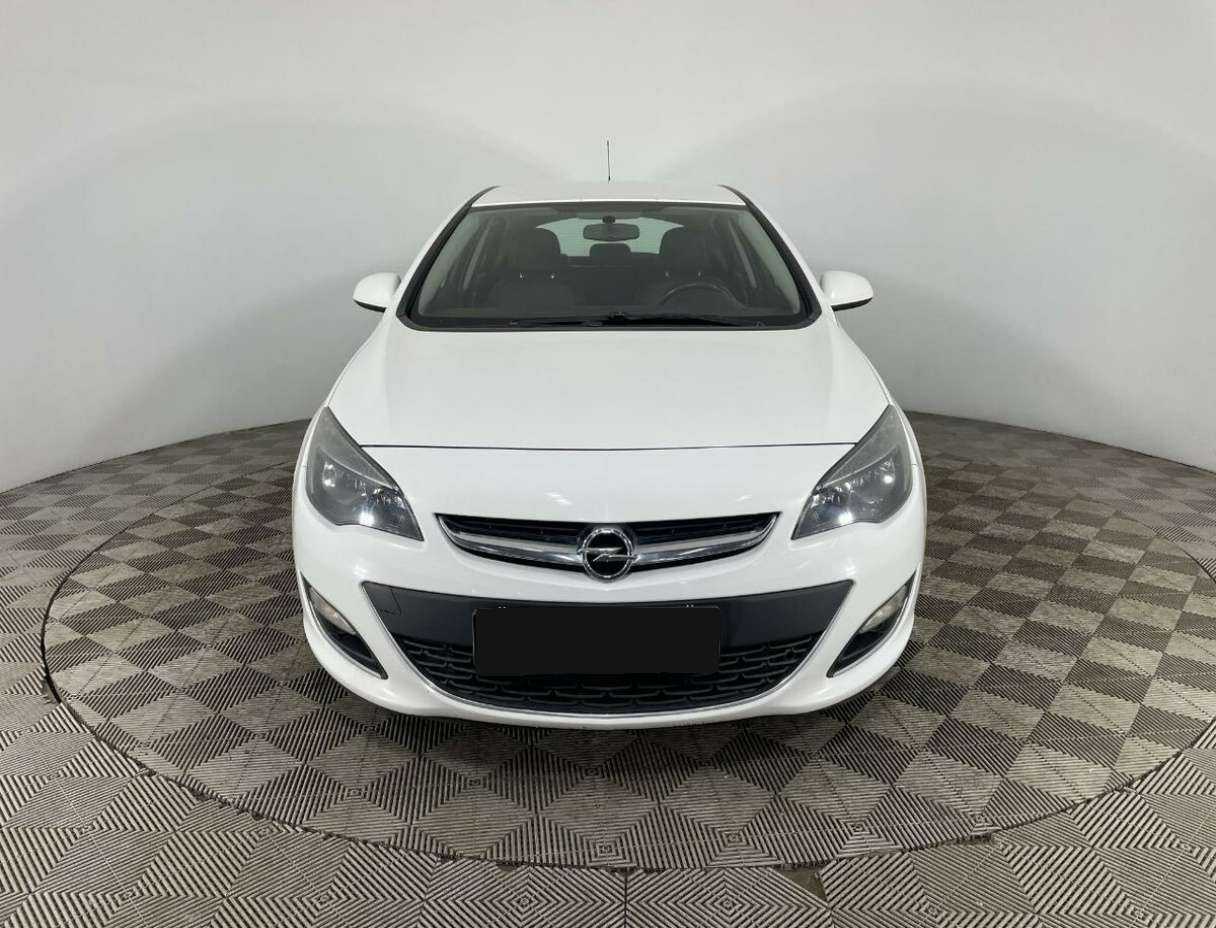 Opel Astra 2013 года с пробегом. Фото: #1
