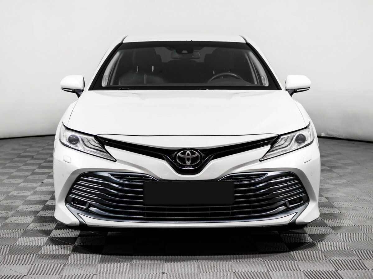 Toyota Camry 2019 года с пробегом. Фото: #1