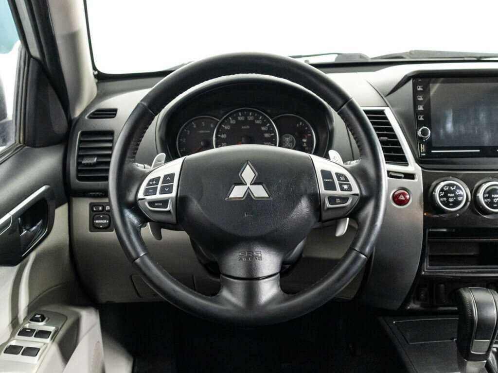 Mitsubishi Pajero Sport 2014 года с пробегом. Фото: #16