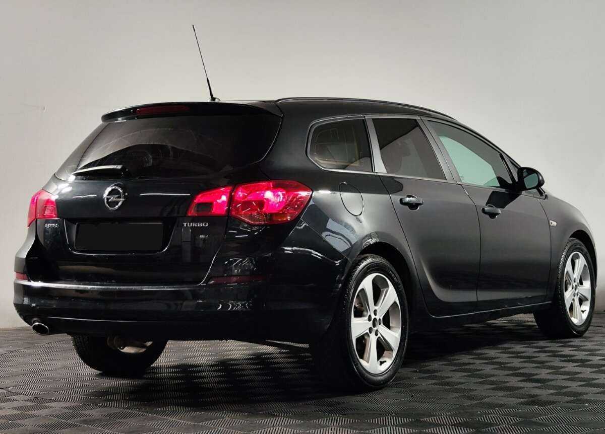 Opel Astra 2012 года с пробегом. Фото: #3
