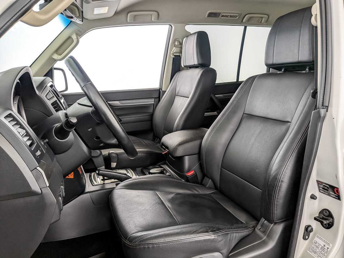 Mitsubishi Pajero 2019 года с пробегом. Фото: #19