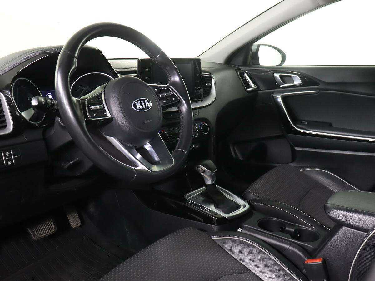 Kia Ceed 2020 года с пробегом. Фото: #9