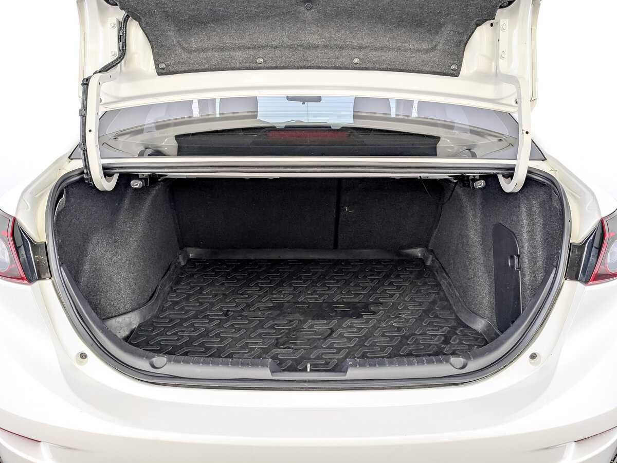 Mazda 3 2015 года с пробегом. Фото: #9