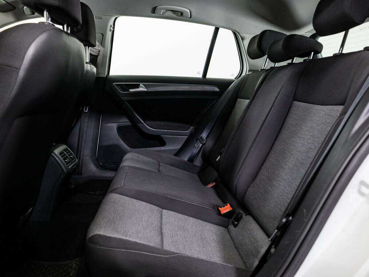 Volkswagen Golf 2013 года с пробегом. Фото: #9