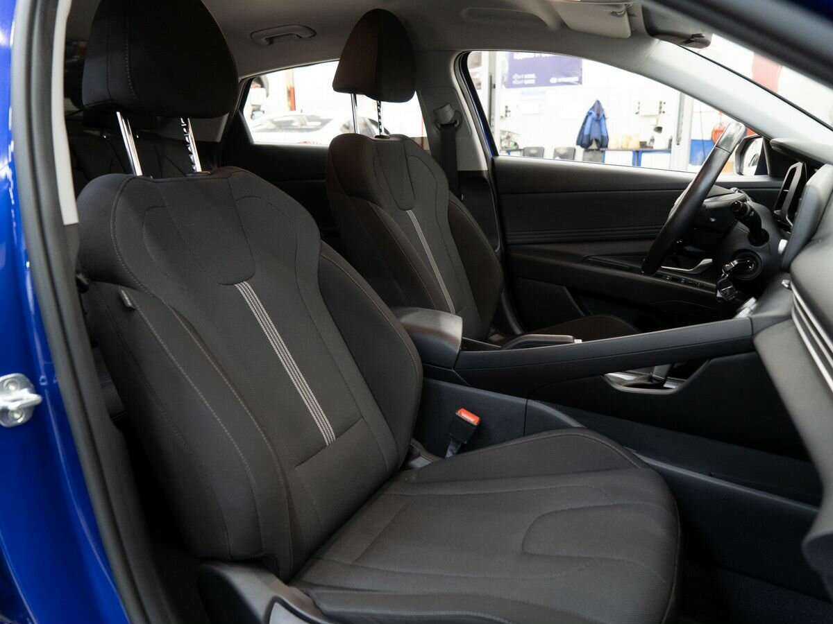 Hyundai Elantra 2021 года с пробегом. Фото: #9