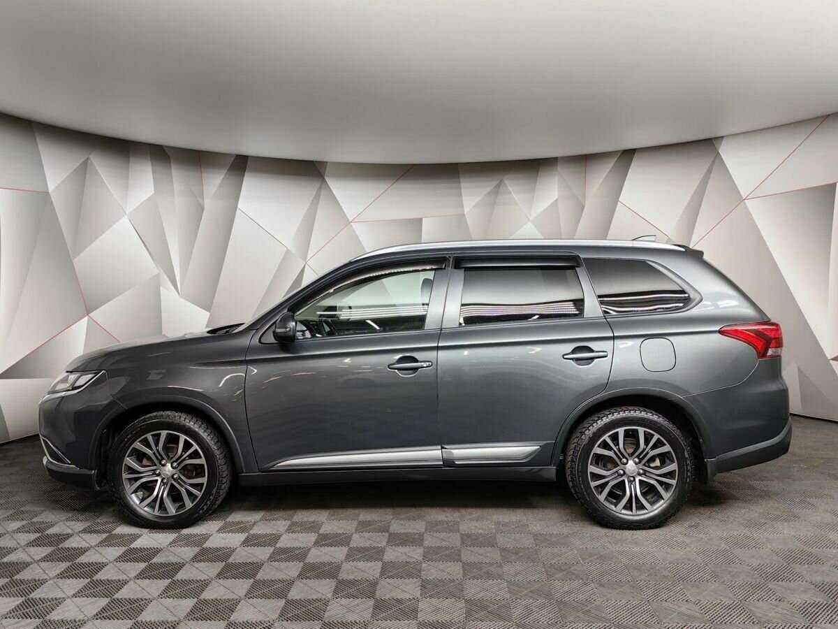 Mitsubishi Outlander 2017 года с пробегом. Фото: #4