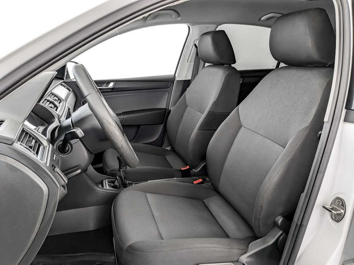 Skoda Rapid 2019 года с пробегом. Фото: #19