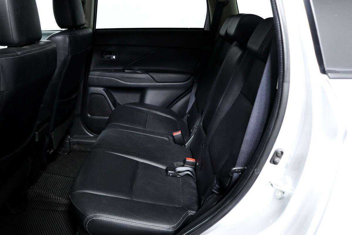 Mitsubishi Outlander 2015 года с пробегом. Фото: #11