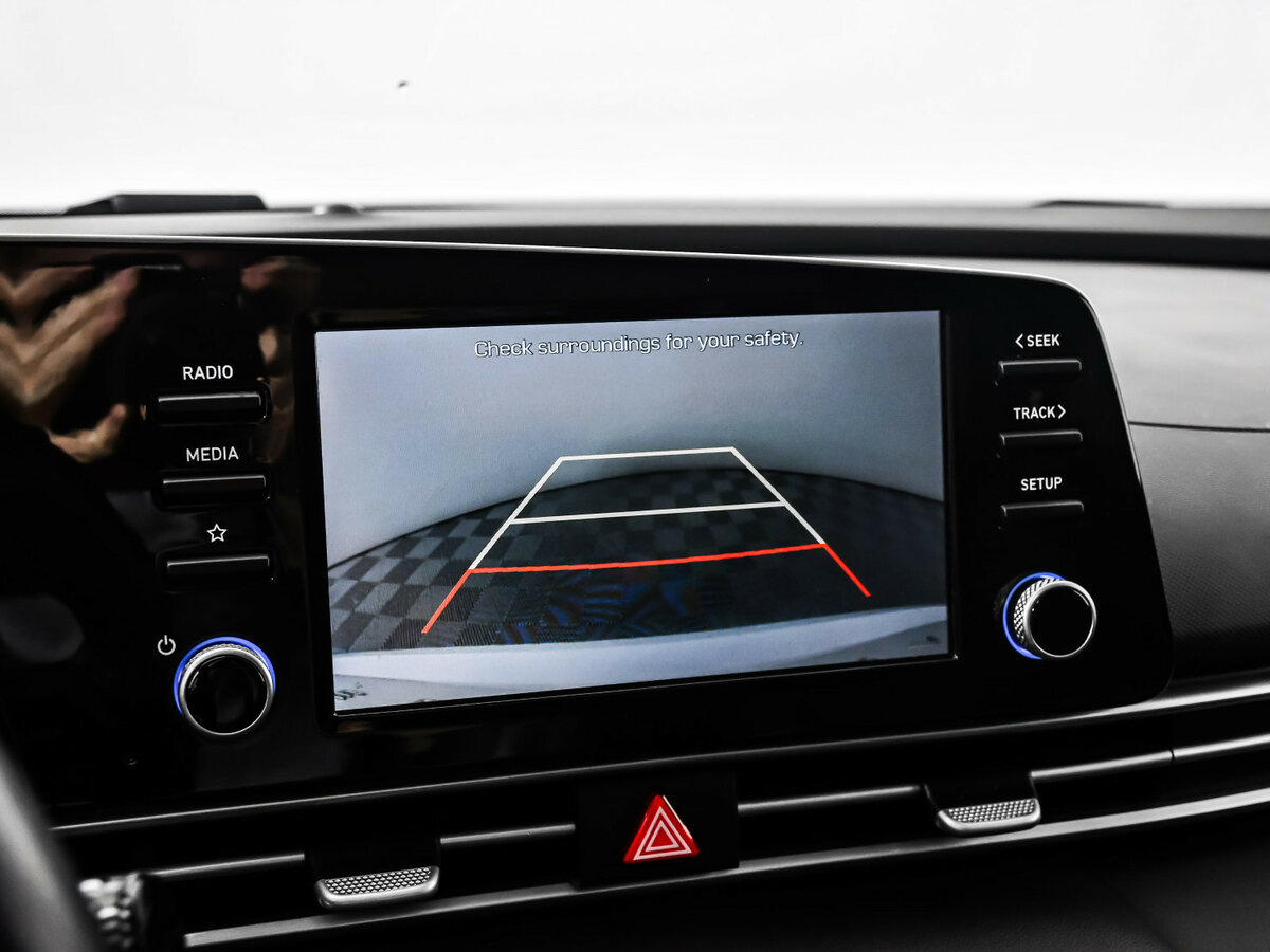 Hyundai Elantra 2023 года с пробегом. Фото: #12