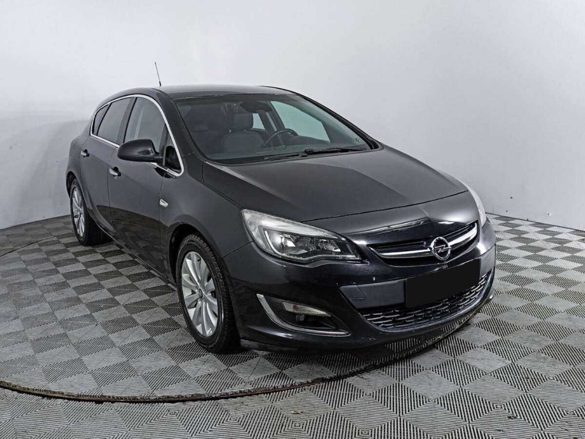 Opel Astra 2012 года с пробегом. Фото: #2