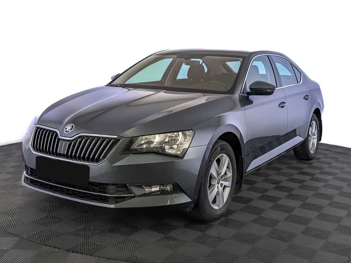 Skoda Superb 2019 года с пробегом. Посмотреть фото