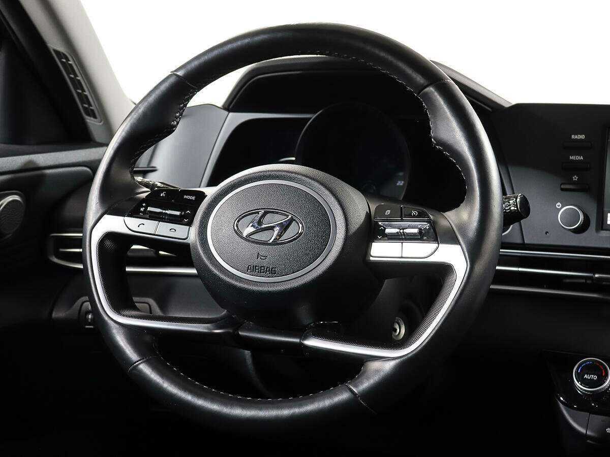 Hyundai Elantra 2021 года с пробегом. Фото: #13