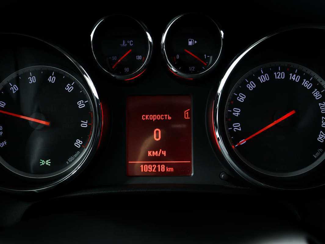 Opel Astra 2012 года с пробегом. Фото: #9